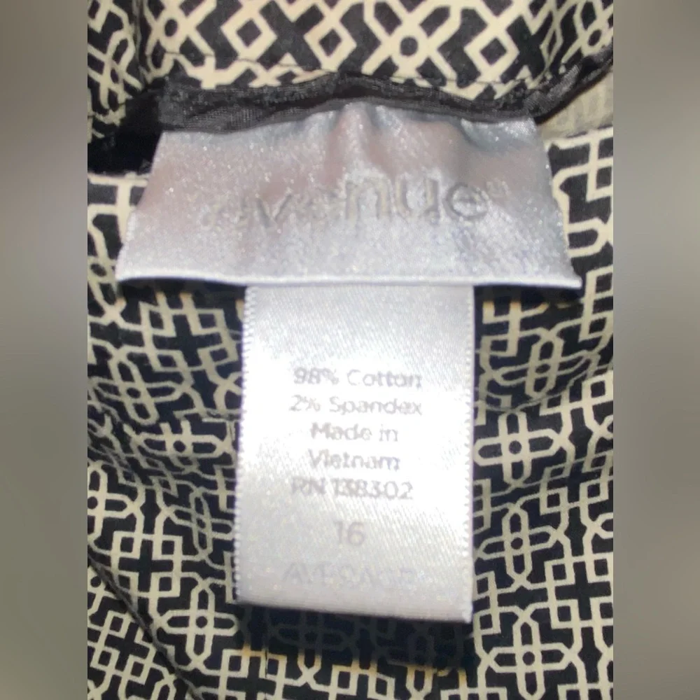 Women’s Avenue capri pants 16 - Picture 7 of 8